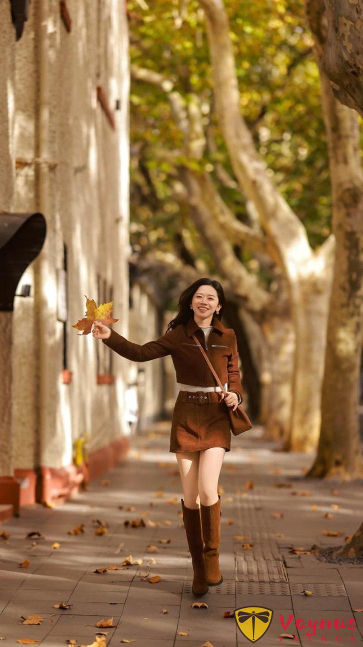 让照片鲜活起来的拍摄手法，6个活人感拍照姿势，让你年轻10岁