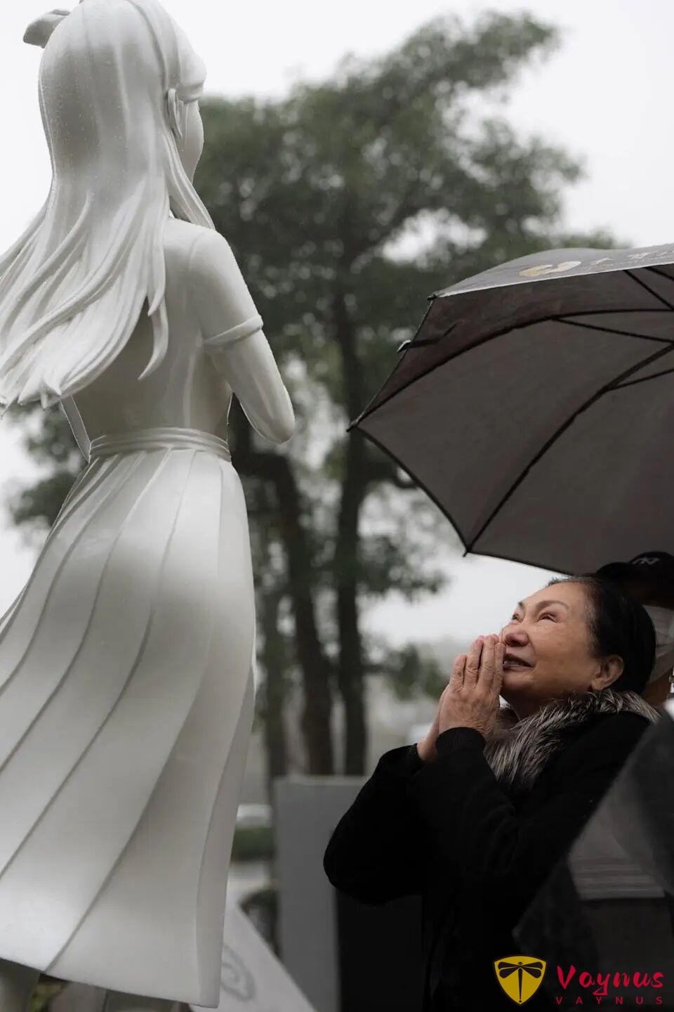 這雕的真的是大S嗎？具俊曄為大S設計的紀念像原來藏著這麼多秘密！