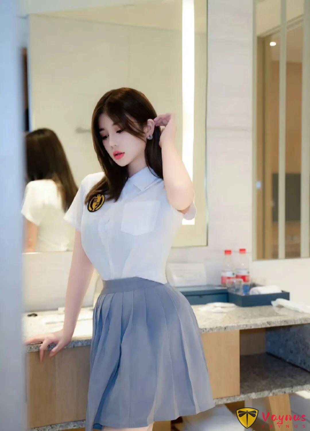 8個顯腿長學院風拍照姿勢，高挑纖細有氣場，輕鬆拍出滿屏大長腿