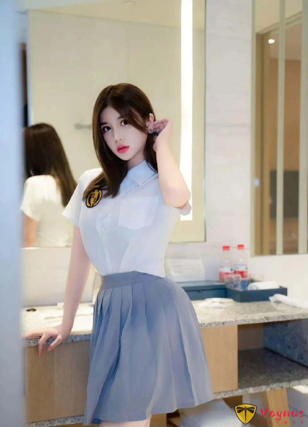 8個顯腿長學院風拍照姿勢，高挑纖細有氣場，輕鬆拍出滿屏大長腿