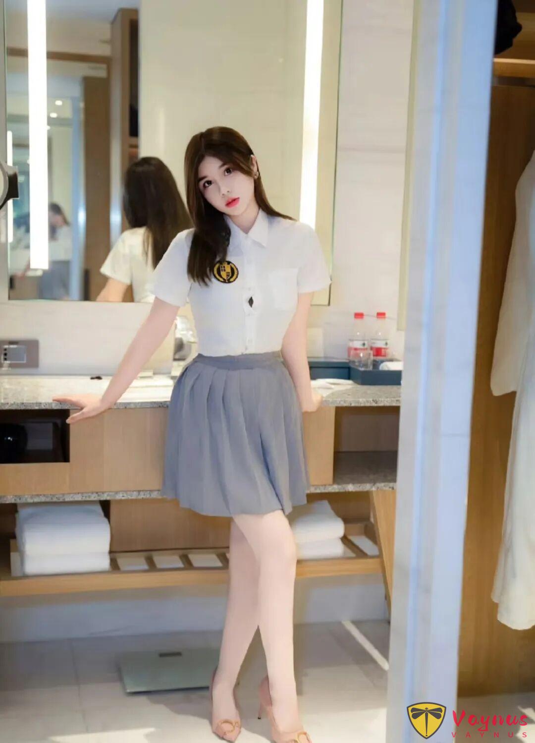 8個顯腿長學院風拍照姿勢，高挑纖細有氣場，輕鬆拍出滿屏大長腿