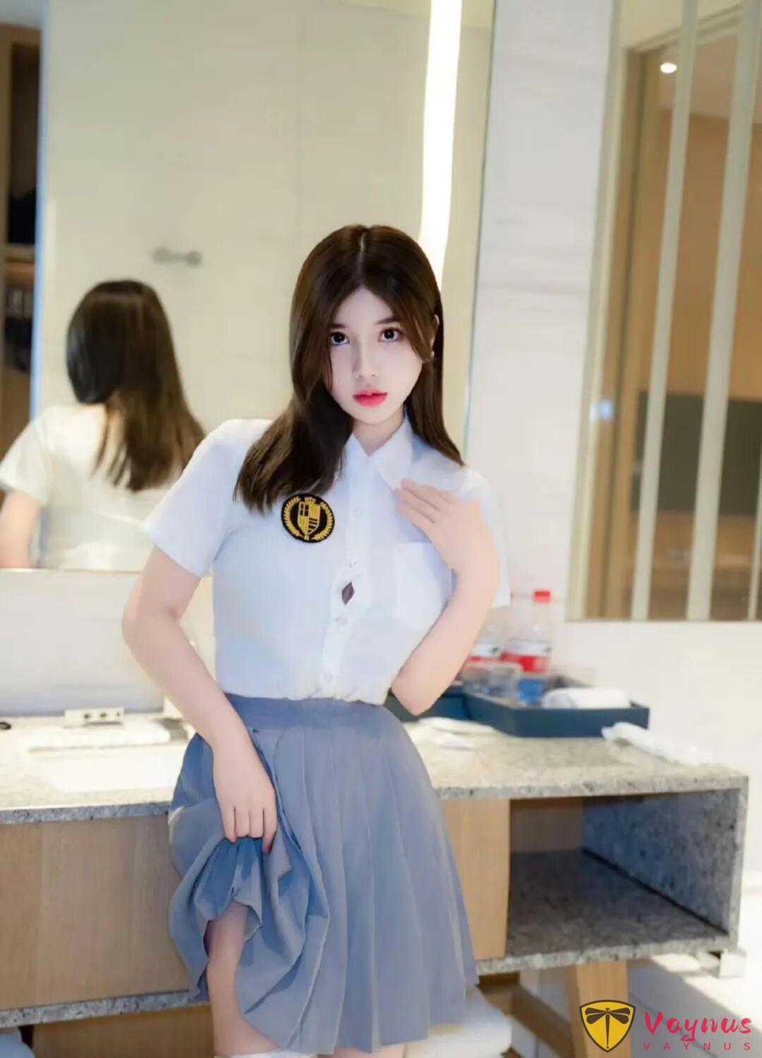 8個顯腿長學院風拍照姿勢，高挑纖細有氣場，輕鬆拍出滿屏大長腿