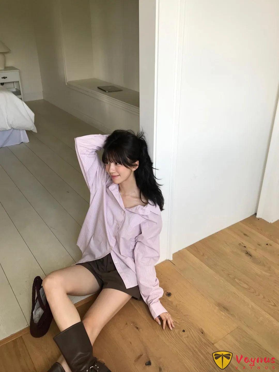 粉色条纹衬衫的穿搭灵感