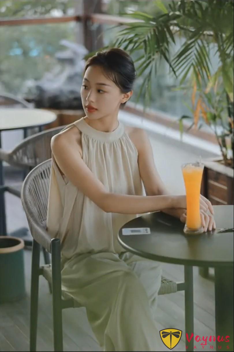 旅游拍照不知道怎么摆姿势？教大家几个拍照美姿小技巧，简单易学，普通素人也能轻松拍出好看且有氛围的旅行大片！
