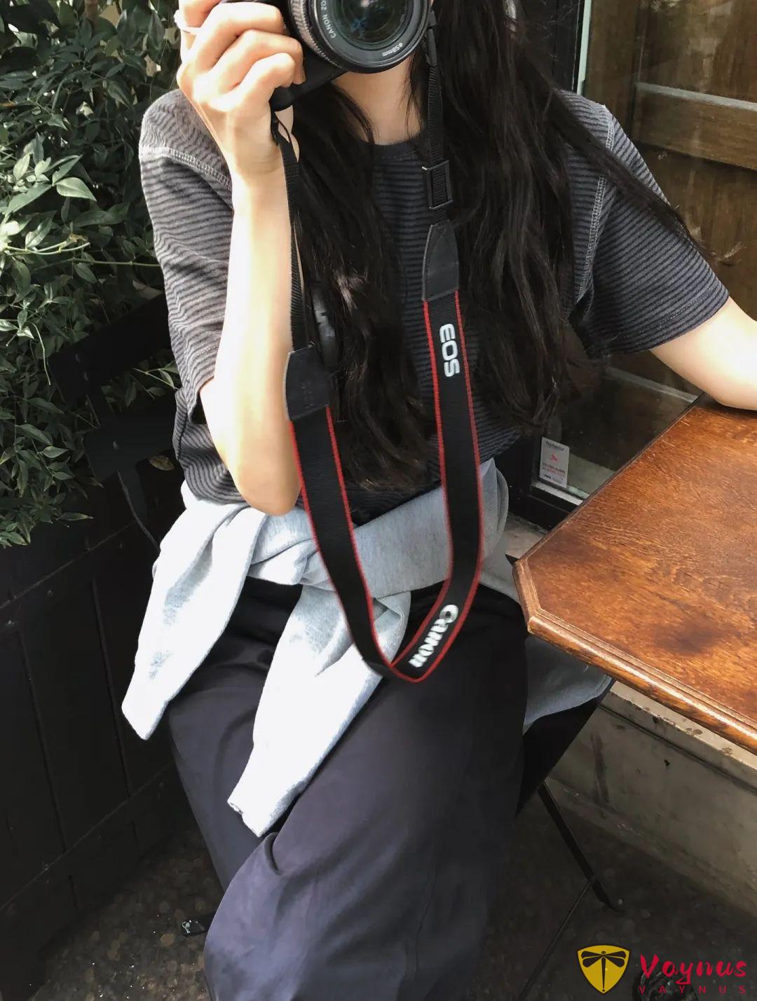 条纹T恤的氛围感穿搭