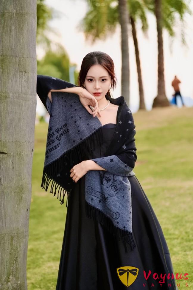 9個奶油系冬日拍照姿勢，乾淨通透顯膚白，把午後的暖陽穿在身上