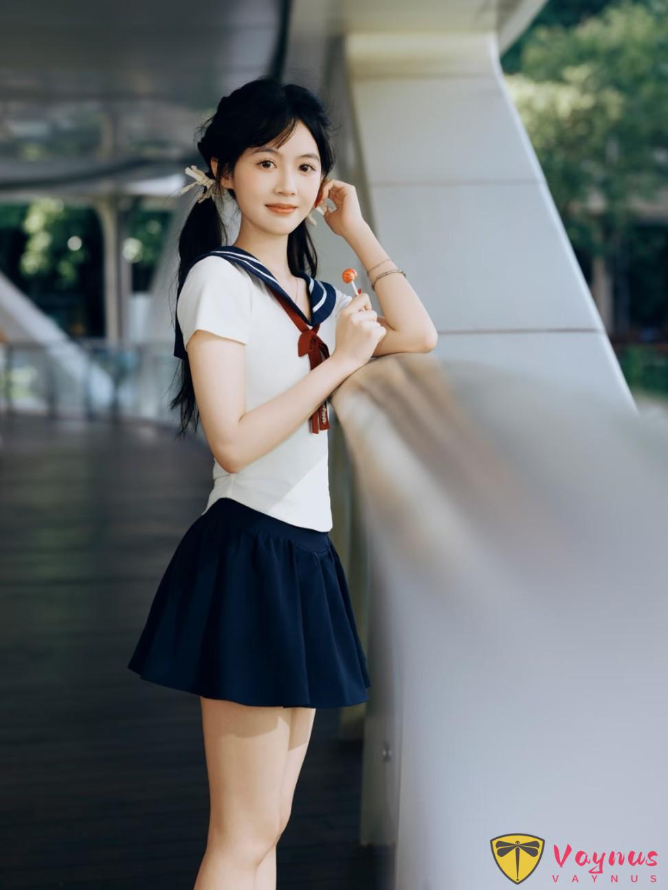 9个JK制服拍照姿势，秒变甜妹少女，这才是夏天的清纯天花板