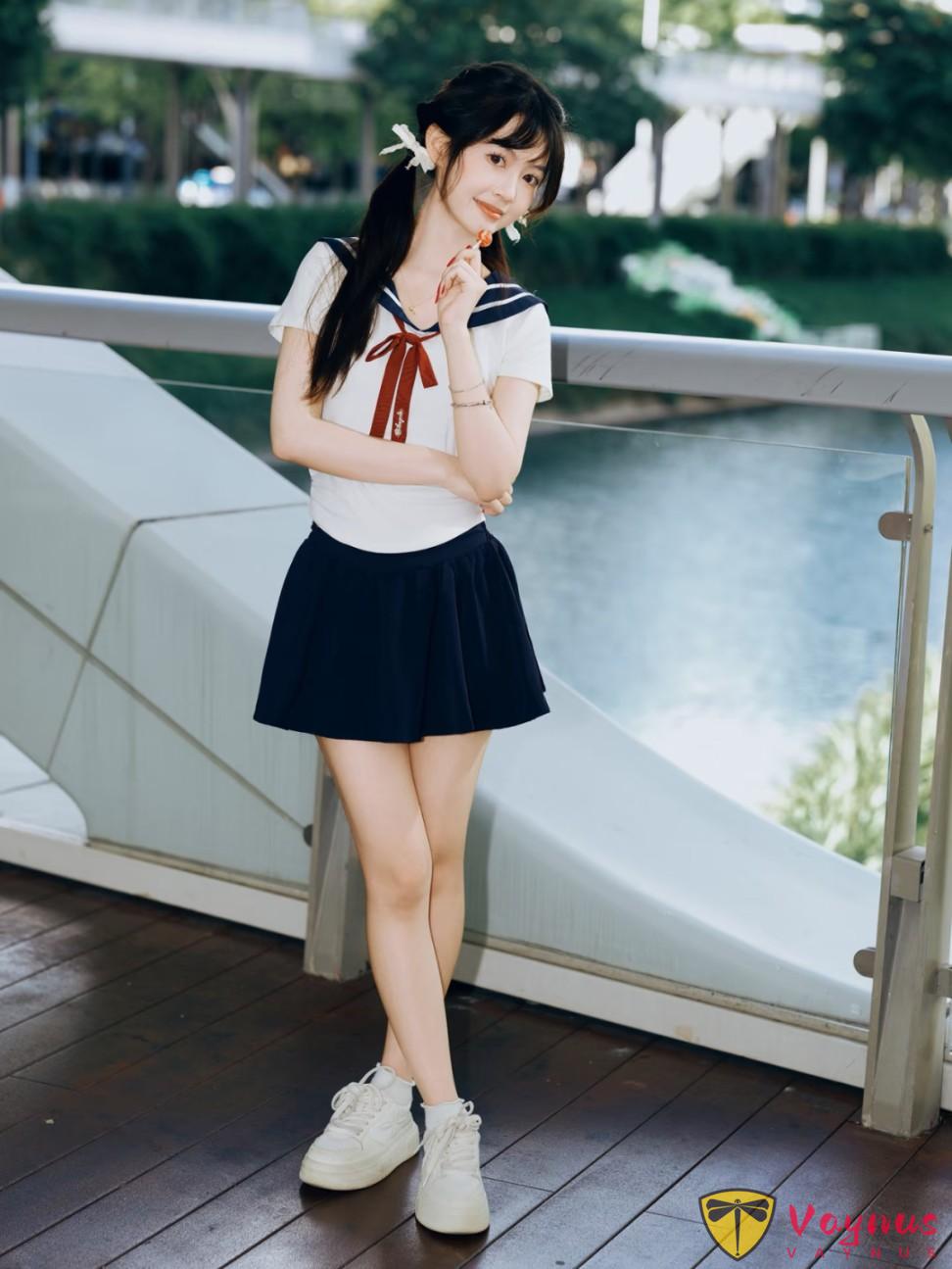 9个JK制服拍照姿势，秒变甜妹少女，这才是夏天的清纯天花板