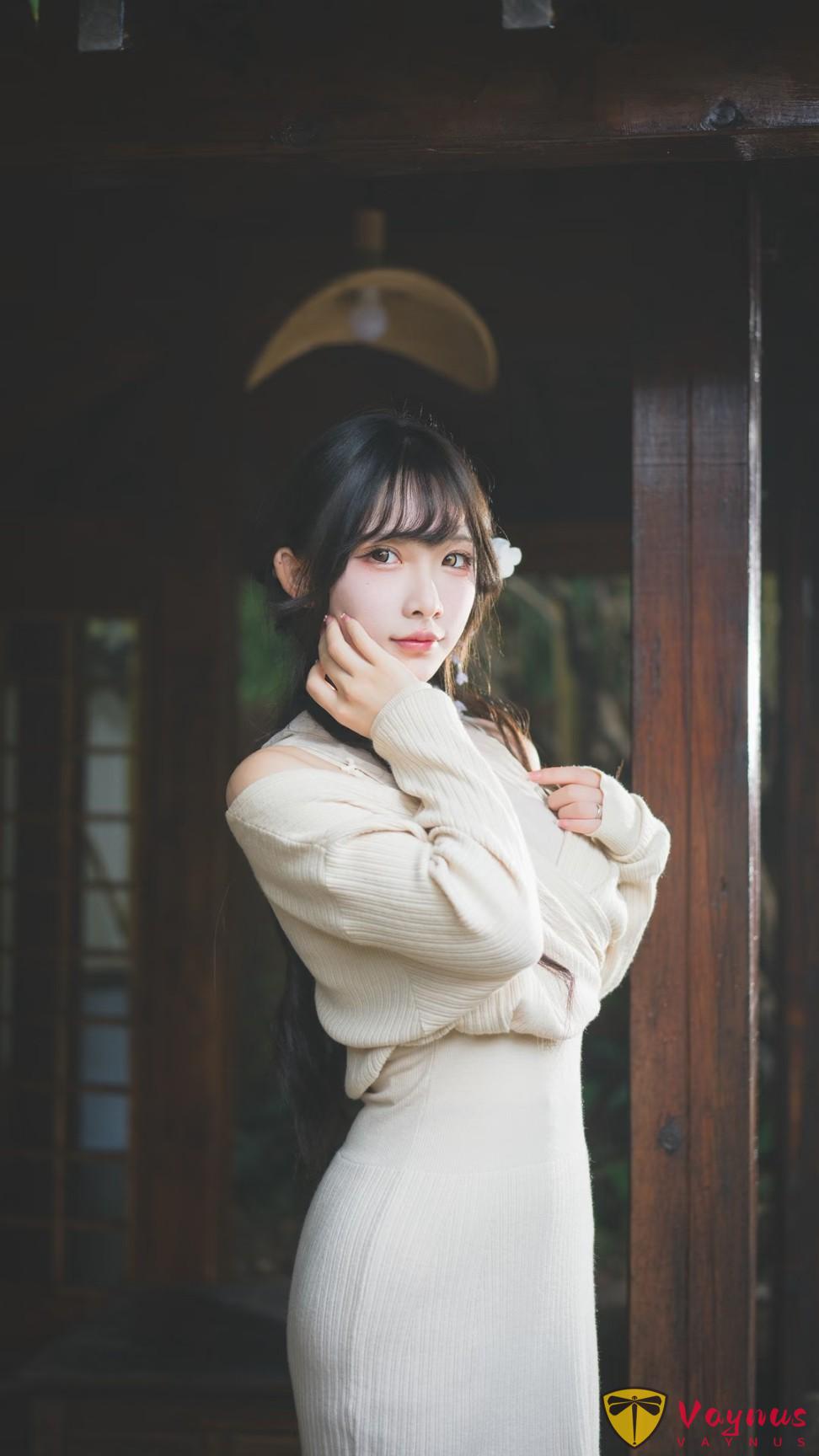 溫柔，是姐姐最強的武器！9個拍照姿勢，全是高階又剋制的性感