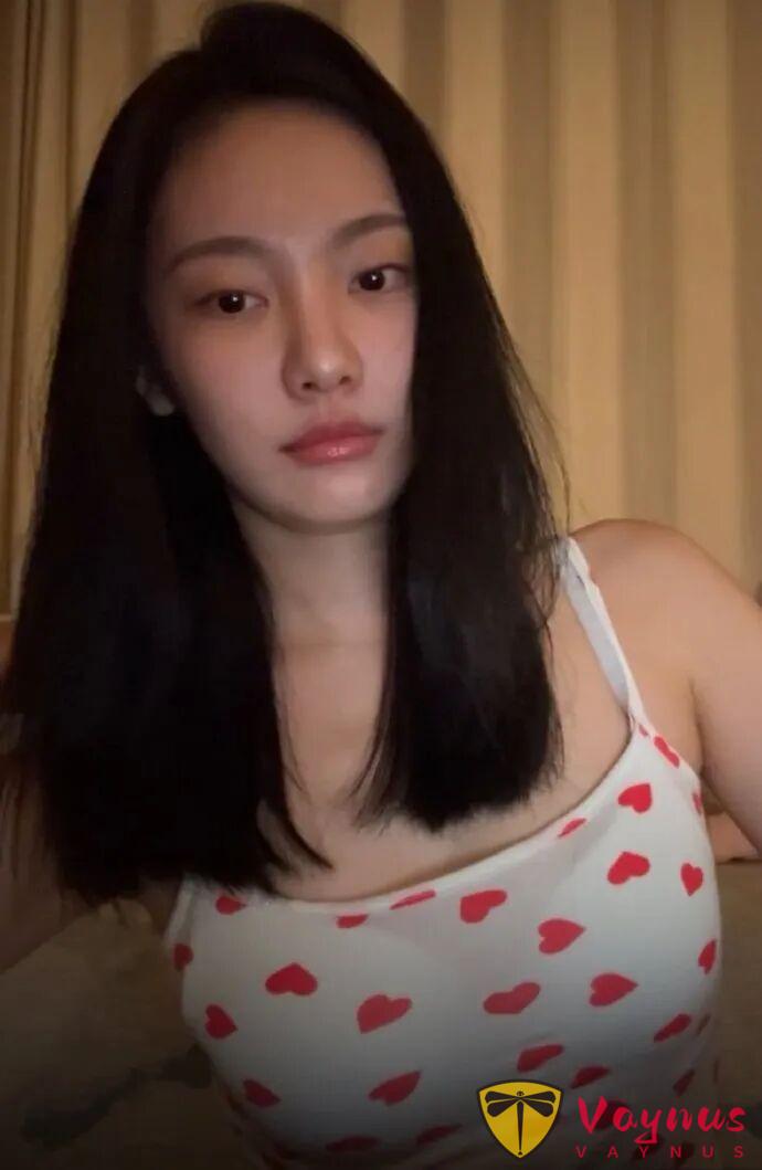 EXO成员整蛊都暻秀？宁艺卓电话泄露？朴敏英瘦脱相？朴元彬奢侈代言？李惠利文咏珊看秀？