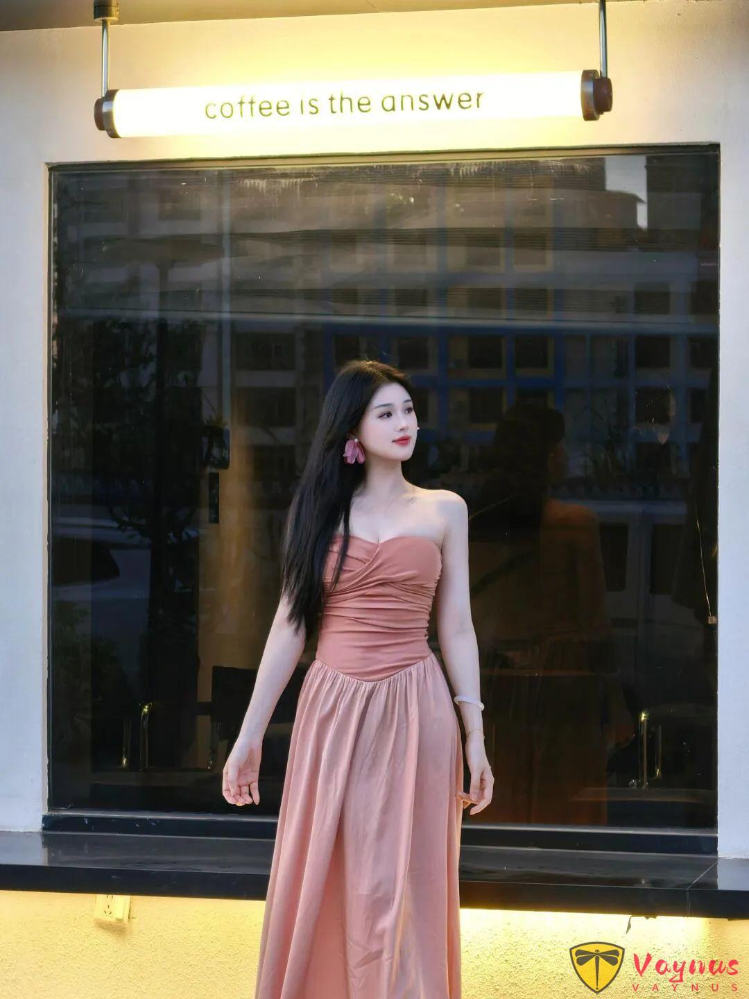 咖啡廳打卡也能拍成氛圍女主！9個鬆弛感姿勢，腿長臉小氣質爆表！