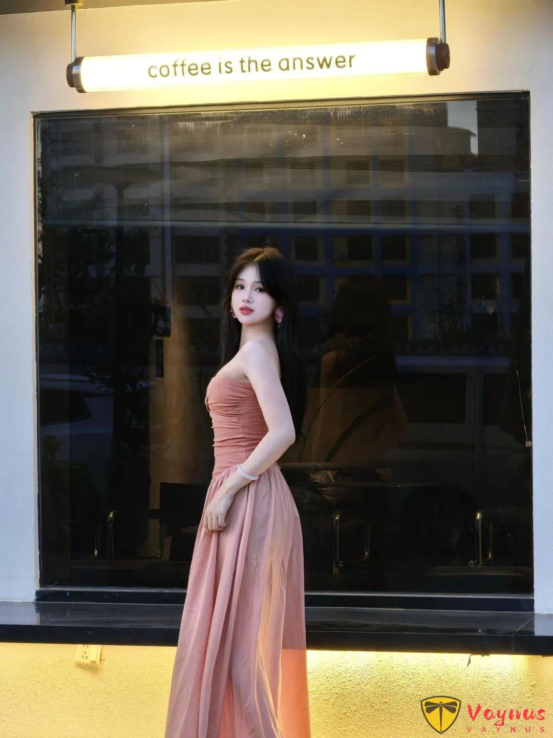 咖啡廳打卡也能拍成氛圍女主！9個鬆弛感姿勢，腿長臉小氣質爆表！