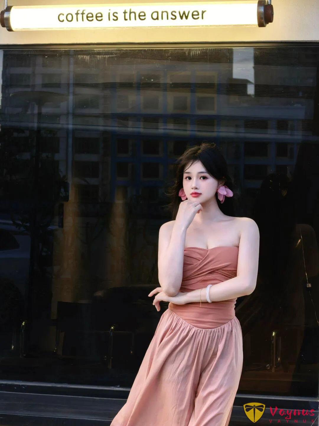 咖啡廳打卡也能拍成氛圍女主！9個鬆弛感姿勢，腿長臉小氣質爆表！