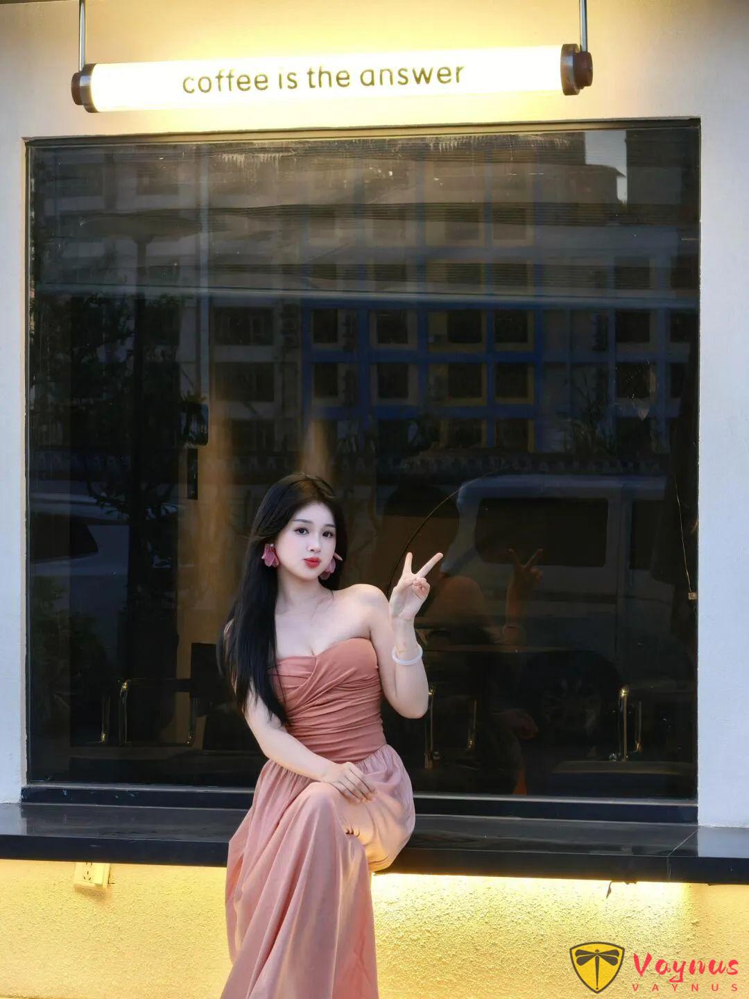 咖啡廳打卡也能拍成氛圍女主！9個鬆弛感姿勢，腿長臉小氣質爆表！