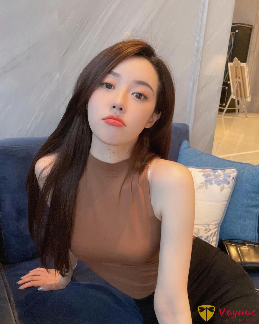 滬上極品女神！時尚靚麗，凹凸有致，嘟嘴賣萌真的太美了