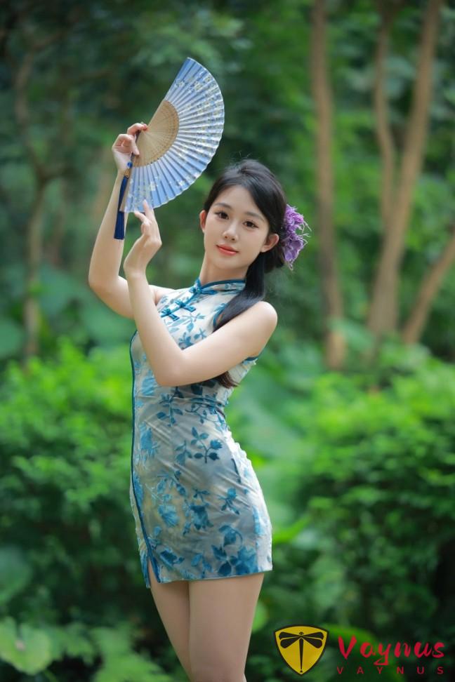 9个旗袍拍照姿势,一秒变身江南小妖精,又纯又媚,太绝了