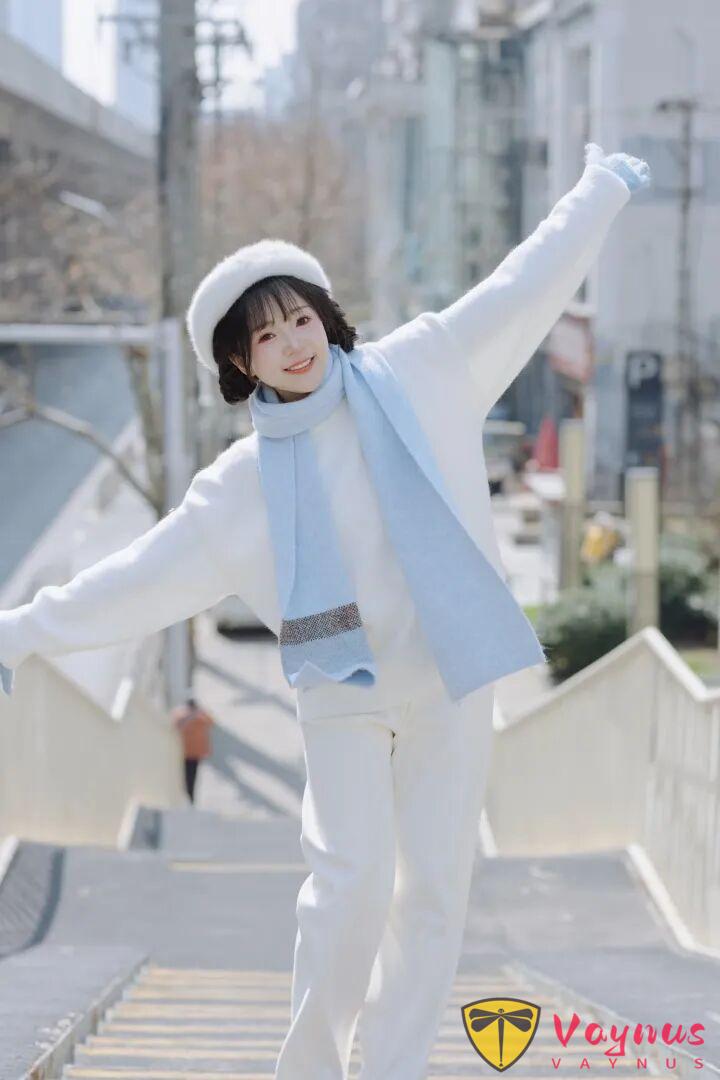 冬日街拍，9個萬能姿勢！溫柔甜美、自信大方，拍出溫暖好氣質