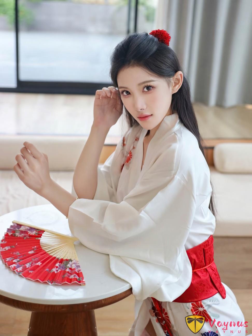 室内人像拍照:不用复杂布光,9个姿势拍出如水般的清冷与柔情