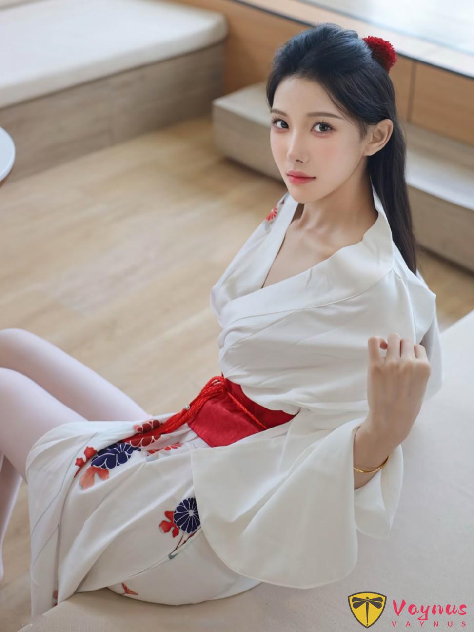 室内人像拍照:不用复杂布光,9个姿势拍出如水般的清冷与柔情