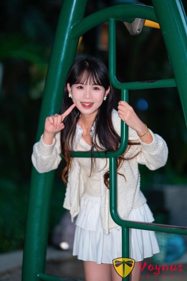 9個甜妹拍照姿勢,溫柔甜美又可愛,拍出甜系少女感大片