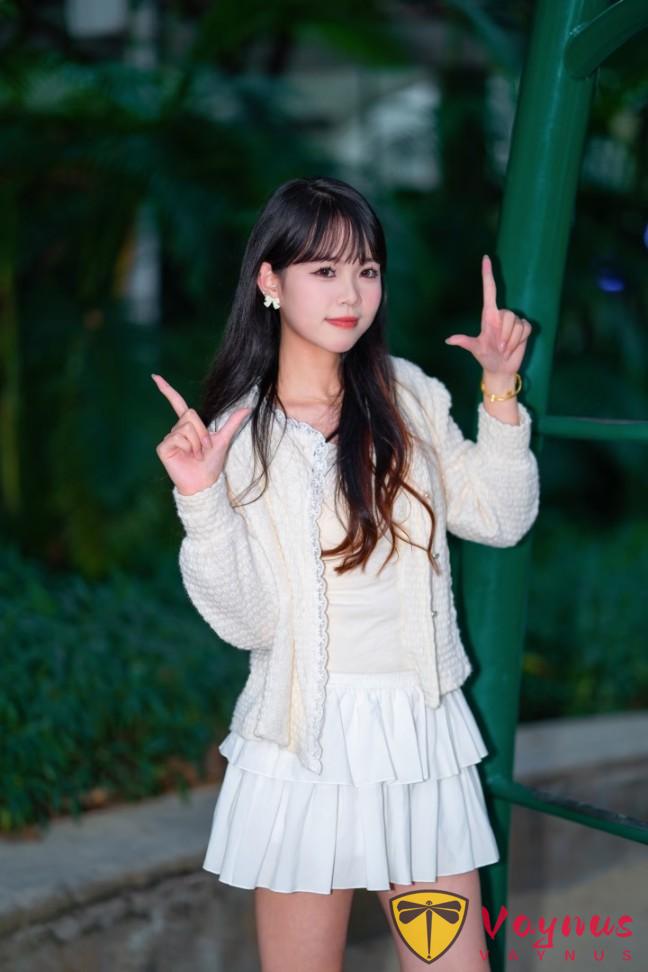 9個甜妹拍照姿勢,溫柔甜美又可愛,拍出甜系少女感大片