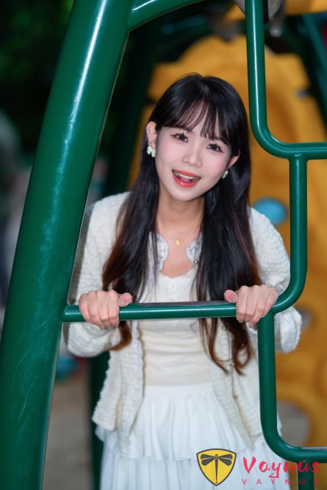 9個甜妹拍照姿勢,溫柔甜美又可愛,拍出甜系少女感大片