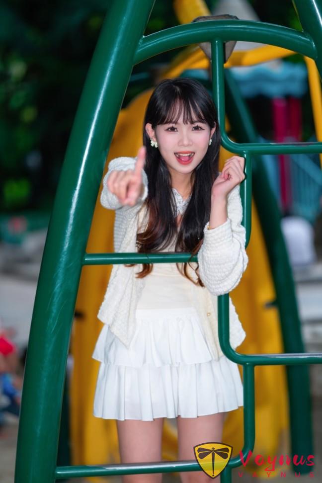 9個甜妹拍照姿勢,溫柔甜美又可愛,拍出甜系少女感大片