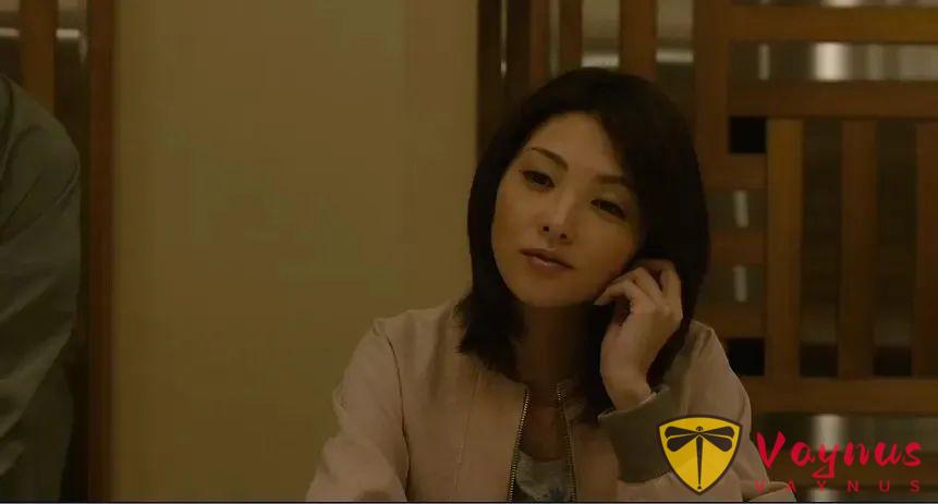日本电影《卖梦的二人/不道德的夫妻》（2012）