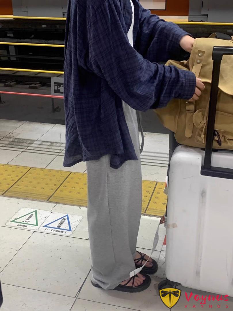 超火的蓝色格子衬衫穿搭