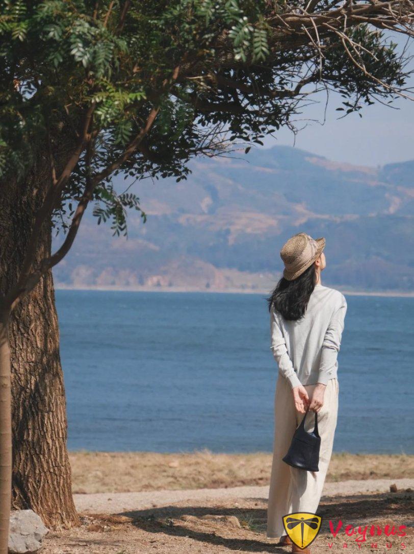 不露臉的照片怎麼拍纔好看?學會這幾點,手機也能拍出高階感!
