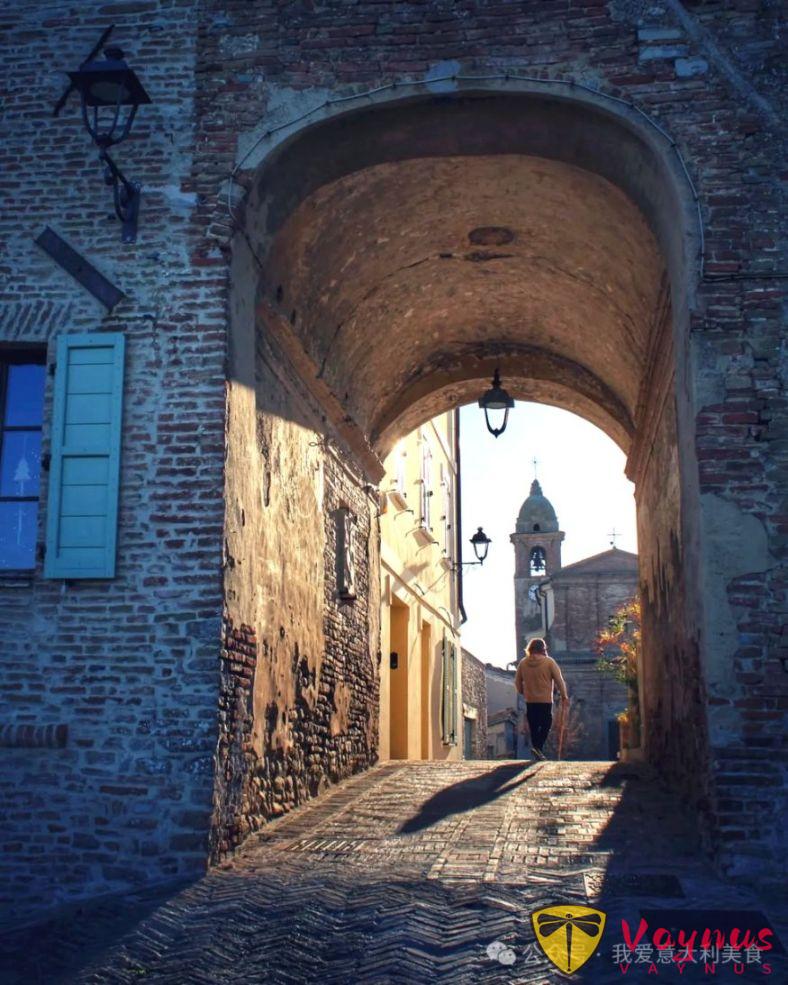 两次世界大战期间诞生的Fratte Rosa糖浆饼干是什么？