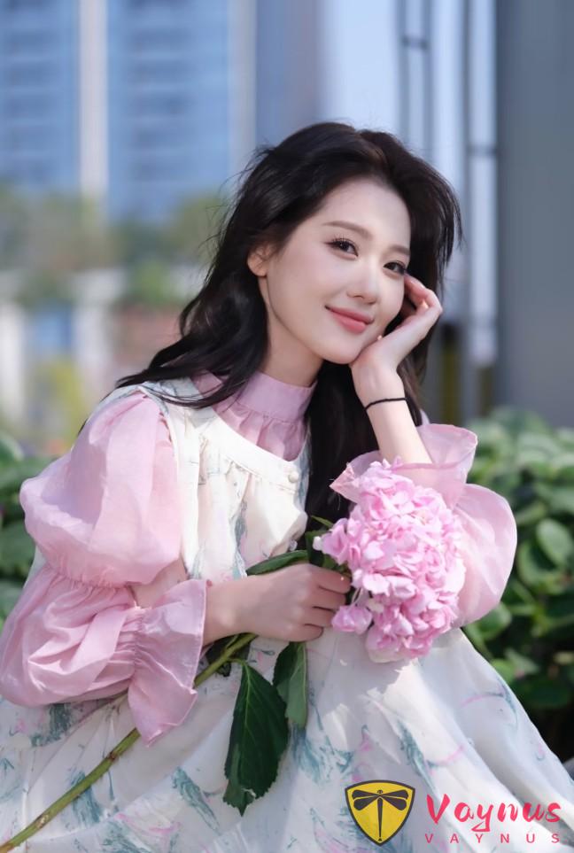 9个治愈系笑容拍照姿势,自然不做作,满屏都是溢出来的甜美感