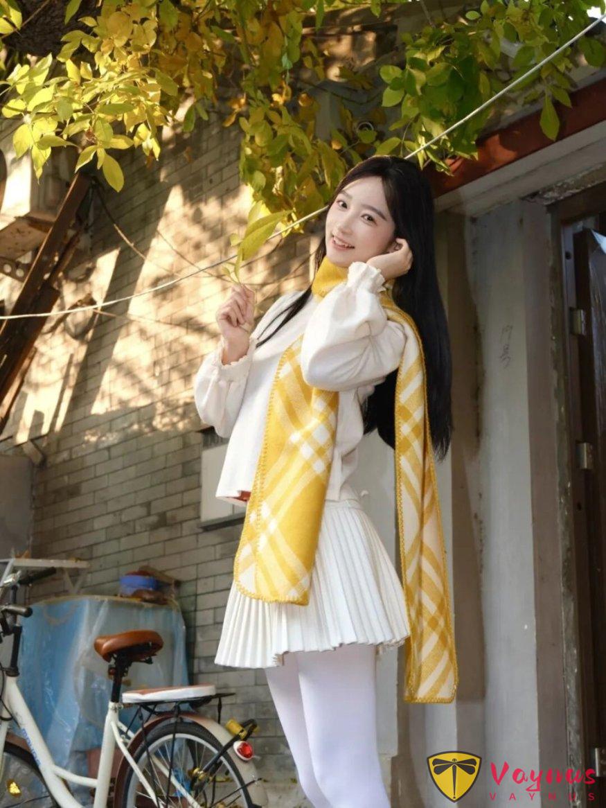 深秋百褶少女，9個拍照姿勢，甜美乖巧又減齡，軟糯清新超顯白