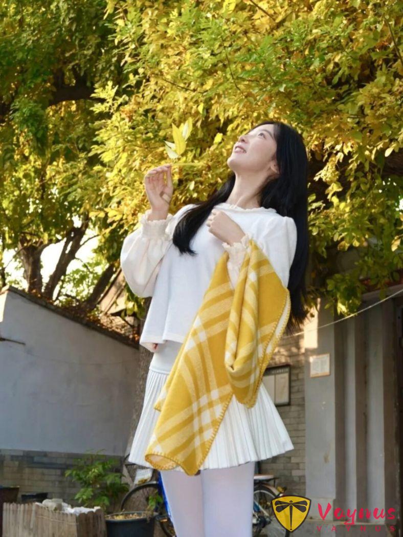 深秋百褶少女，9個拍照姿勢，甜美乖巧又減齡，軟糯清新超顯白