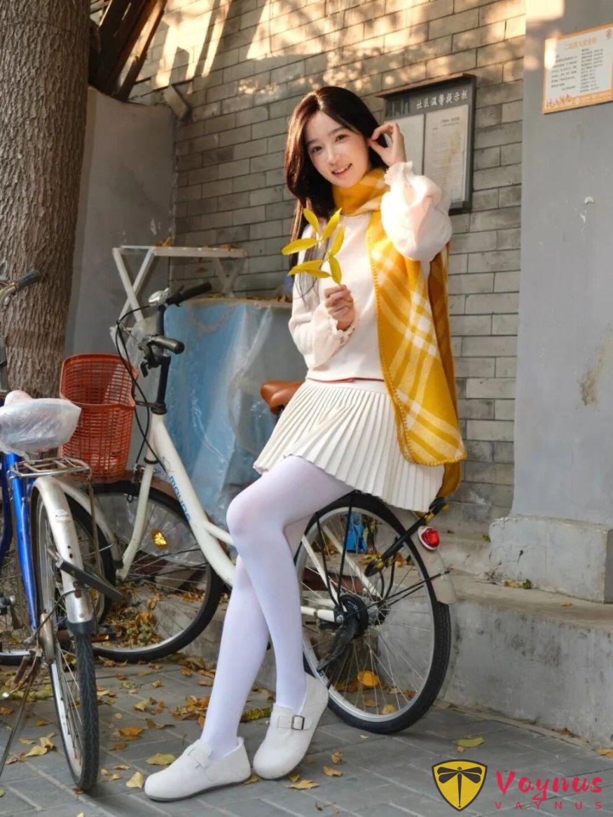 深秋百褶少女，9個拍照姿勢，甜美乖巧又減齡，軟糯清新超顯白