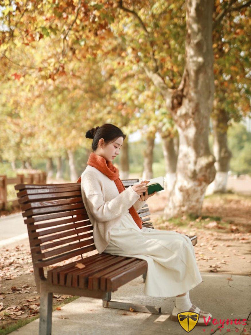 秋天限定!9个梧桐拍照姿势,浪漫唯美,独属于秋日的文艺氛围大片