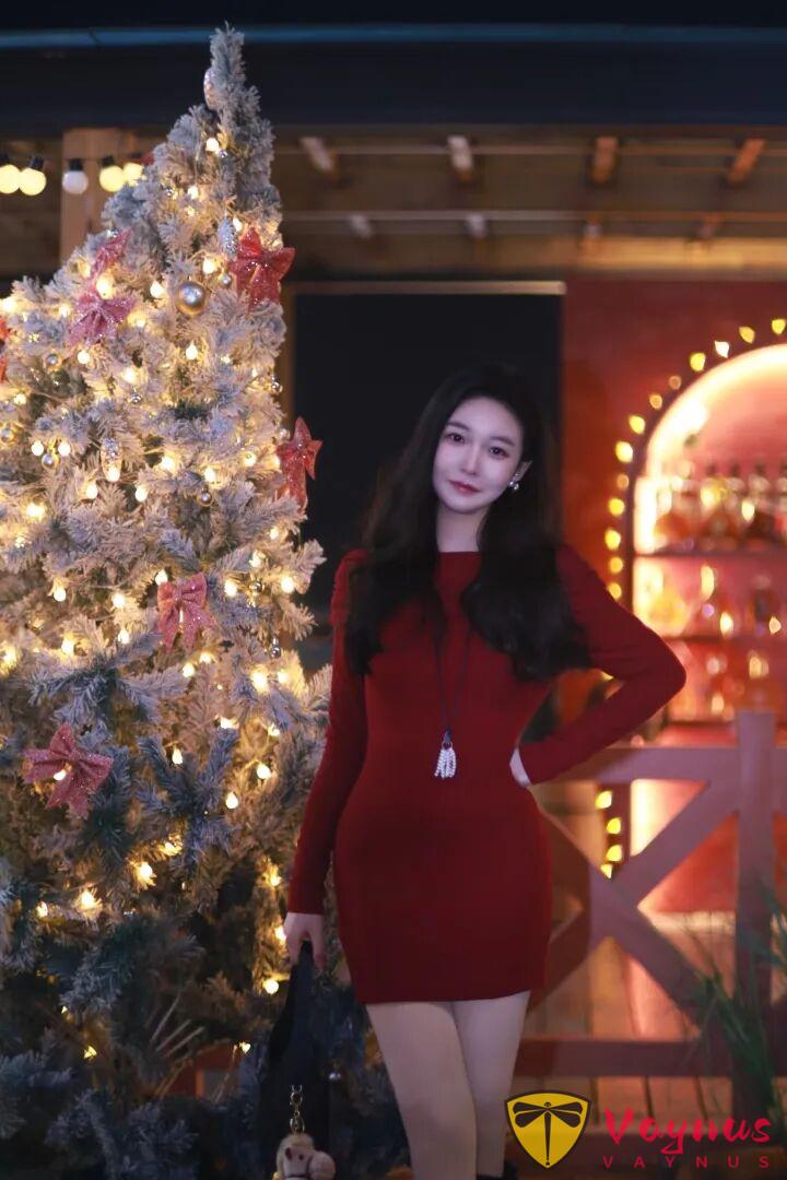 红色战袍怎么拍?9个显身材拍照动作,性感又不失优雅,美疯了