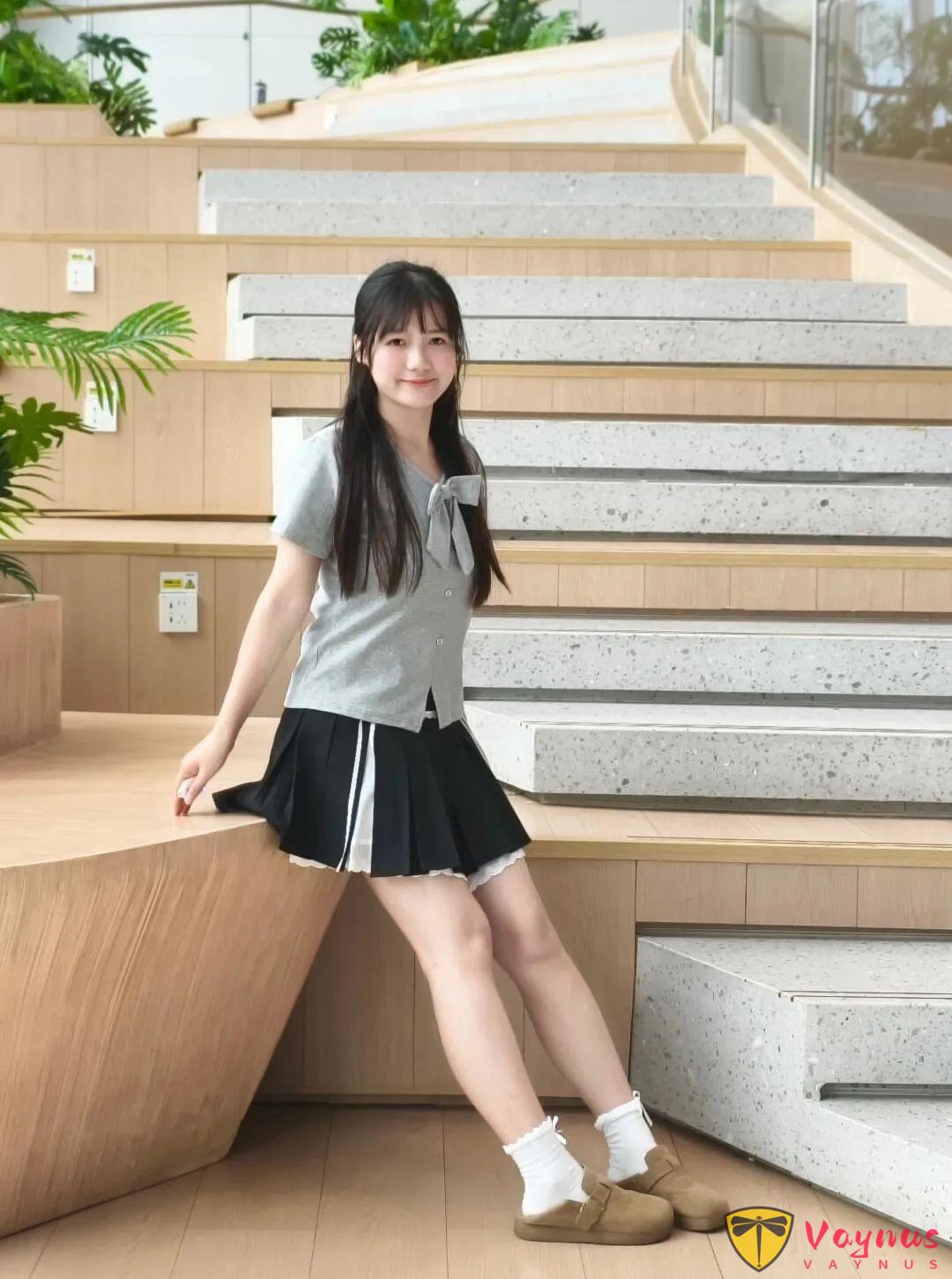 万能站姿拍照姿势，9个让你更美的姿势动作，简约显瘦又耐看
