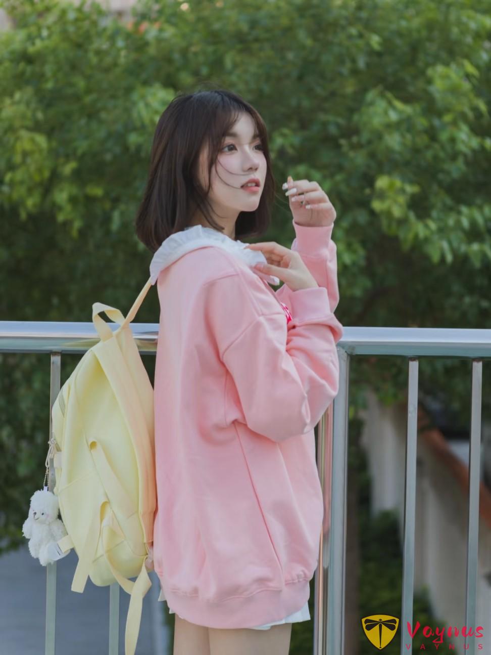 学院风怎么拍出高级感？9个姿势，轻松拍出温柔又干净的少女气息