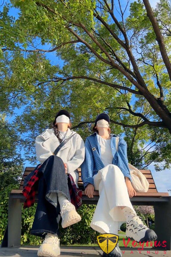 存一些姐妹見面鮮活感拍照姿勢！元旦新年姐妹見面就得雙倍漂亮！