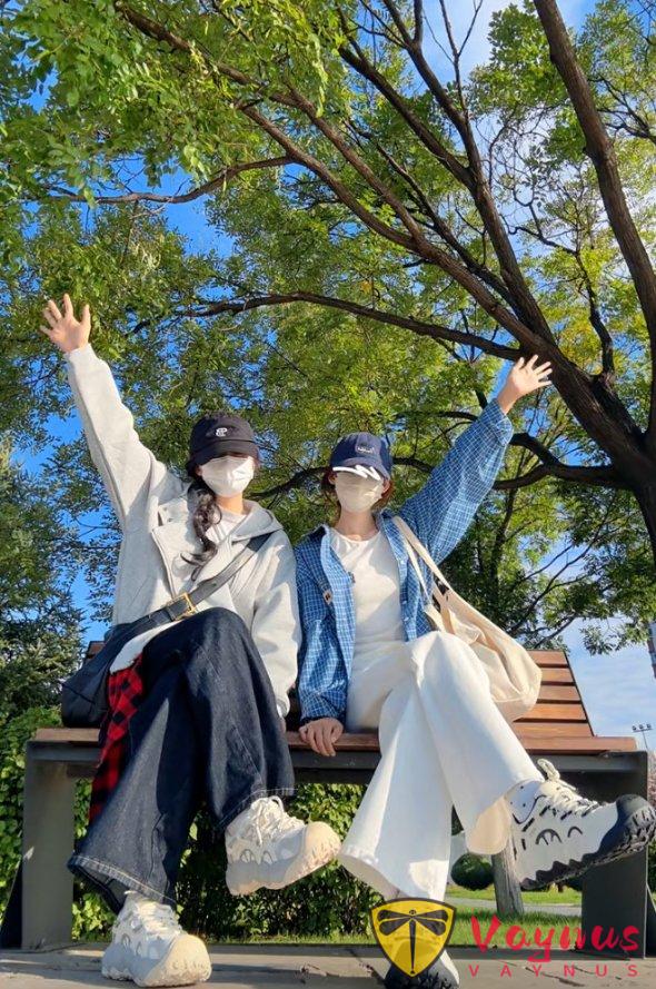 存一些姐妹見面鮮活感拍照姿勢！元旦新年姐妹見面就得雙倍漂亮！