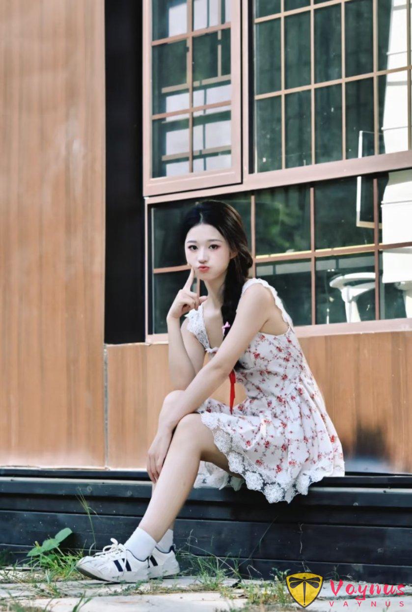 穿小裙子就这么拍！9个万能姿势，拍出绝美身材与清透感，太甜了