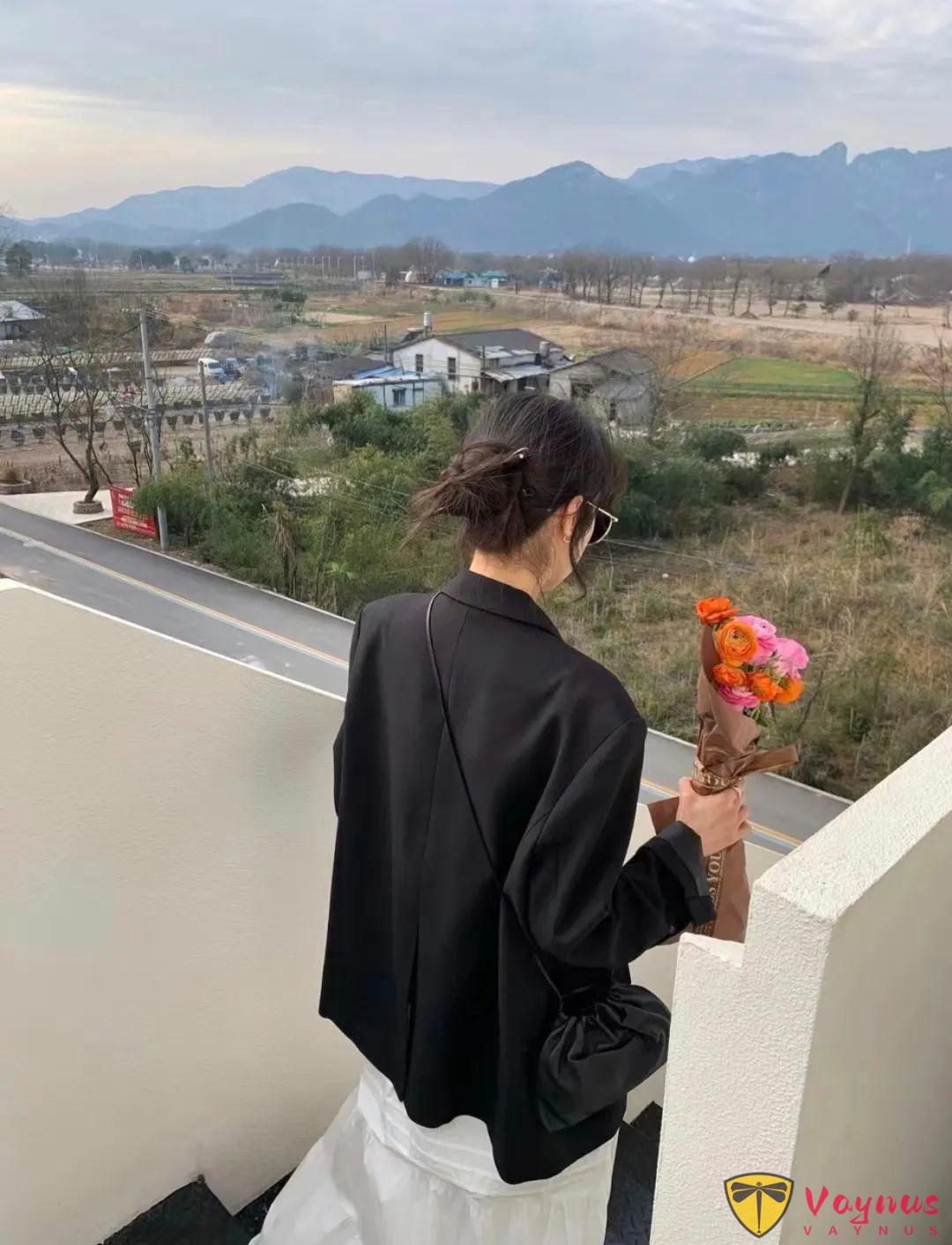 黑色西服怎麼搭
