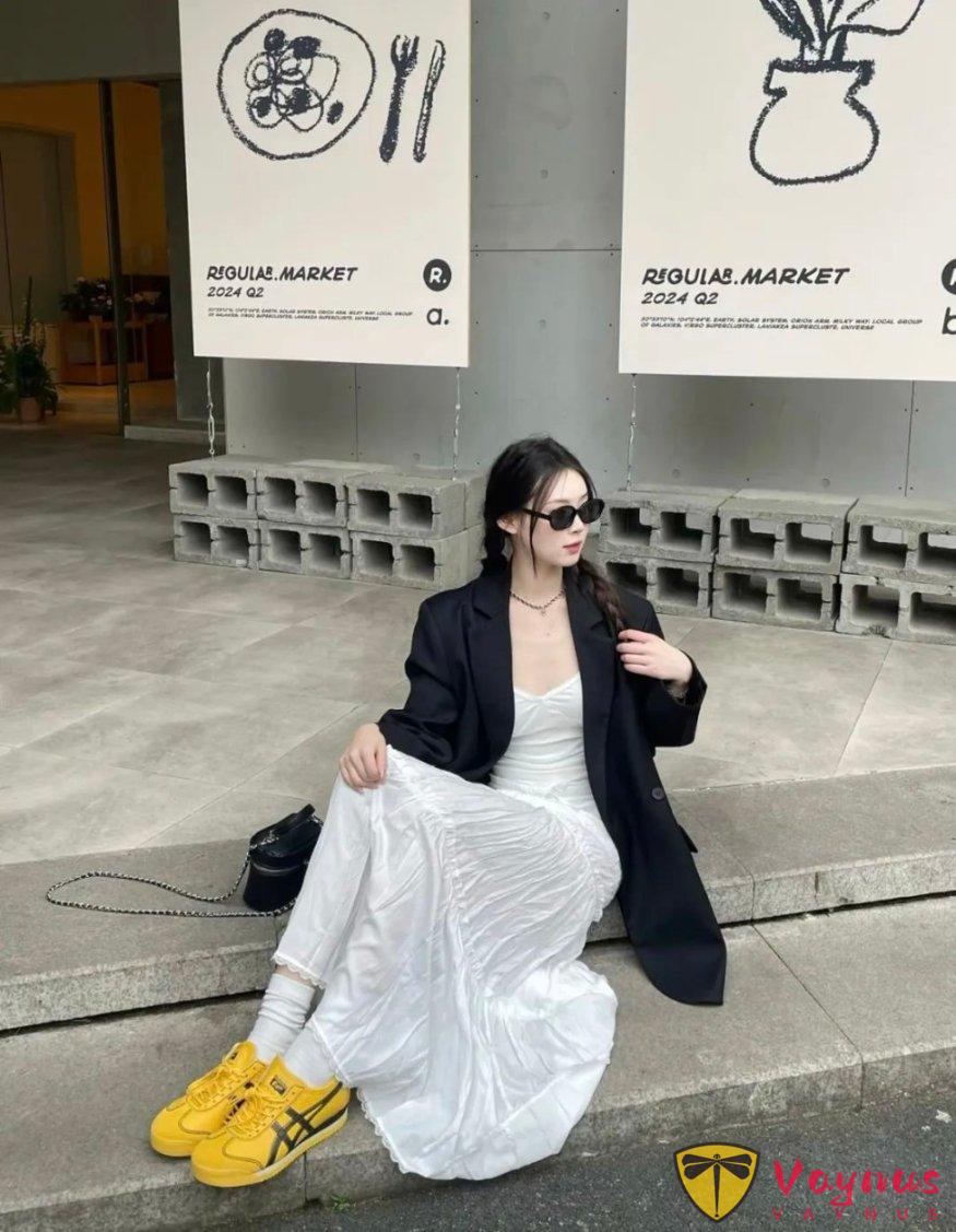 黑色西服怎麼搭