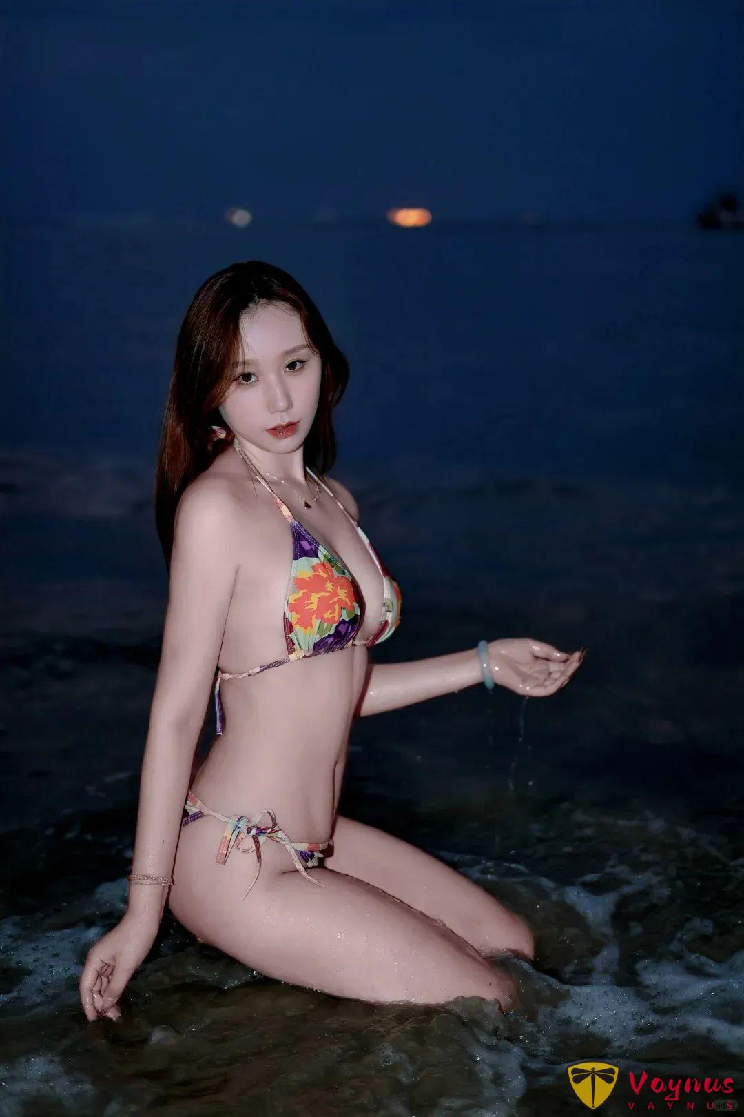 夜海氛围3招，沙滩膝跪轻松拍出超模感，每张都是朋友圈封神图