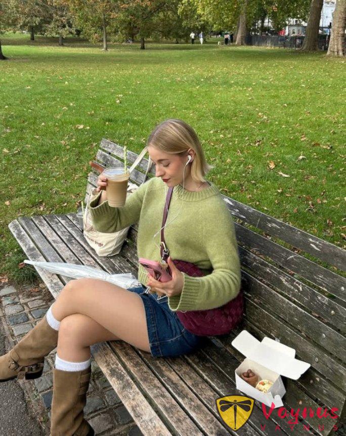 秋天當然要大膽穿亮色啦！