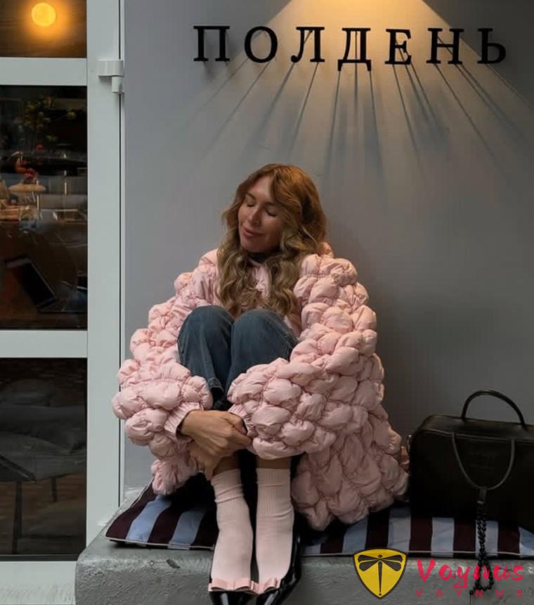 秋天當然要大膽穿亮色啦！