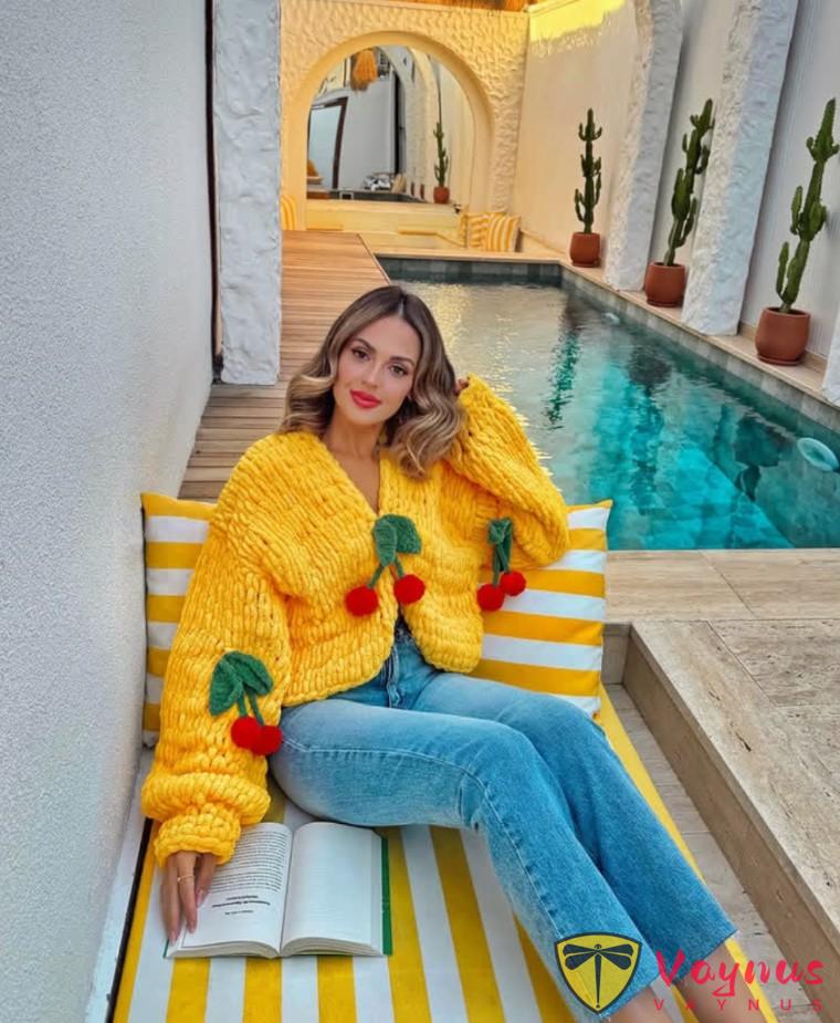 秋天當然要大膽穿亮色啦！