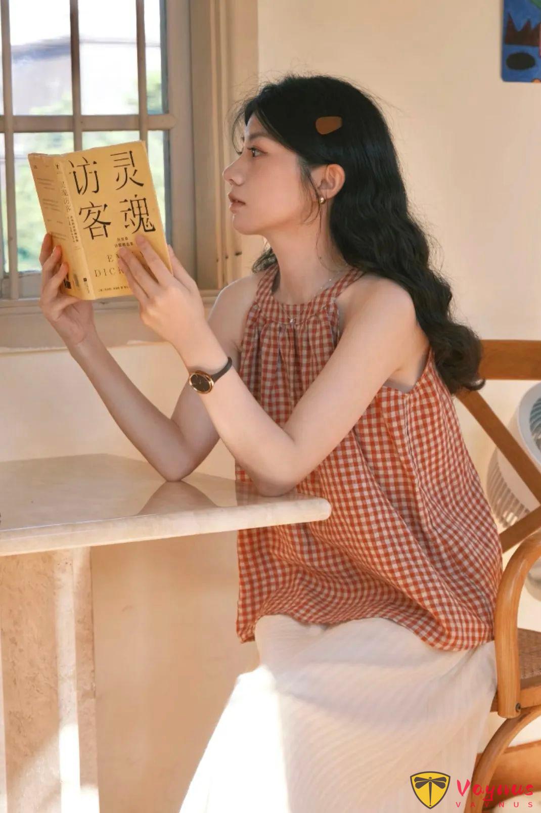 格子小衫的复古穿搭