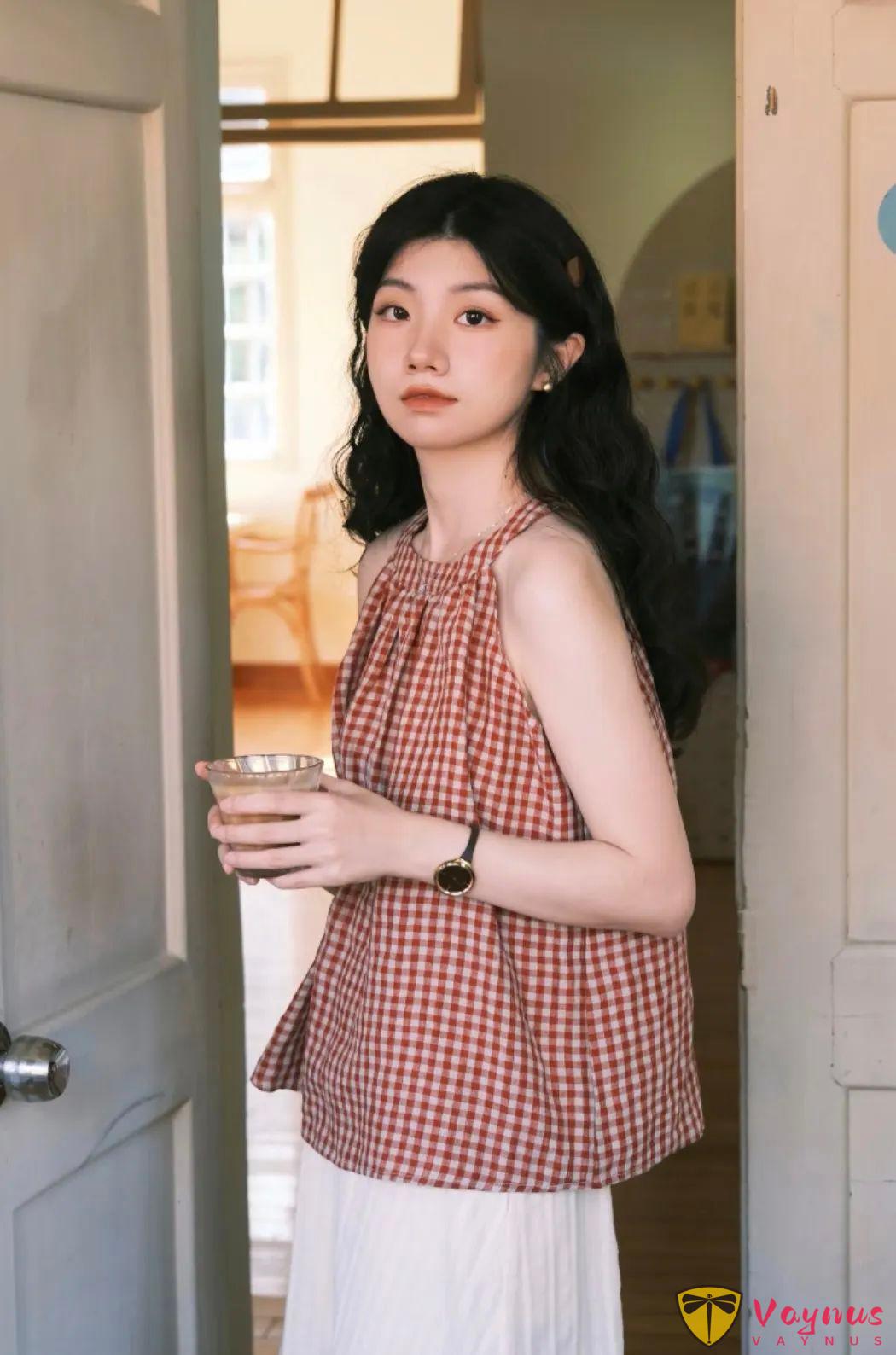格子小衫的复古穿搭